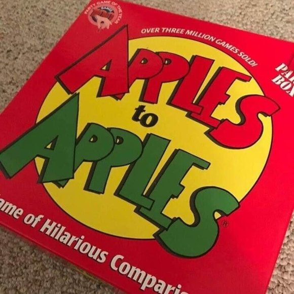 🍎 "Apples to Apples” Party Box: The Game of Hilarious Comparisons! 🍏 - Picture 6 of 9